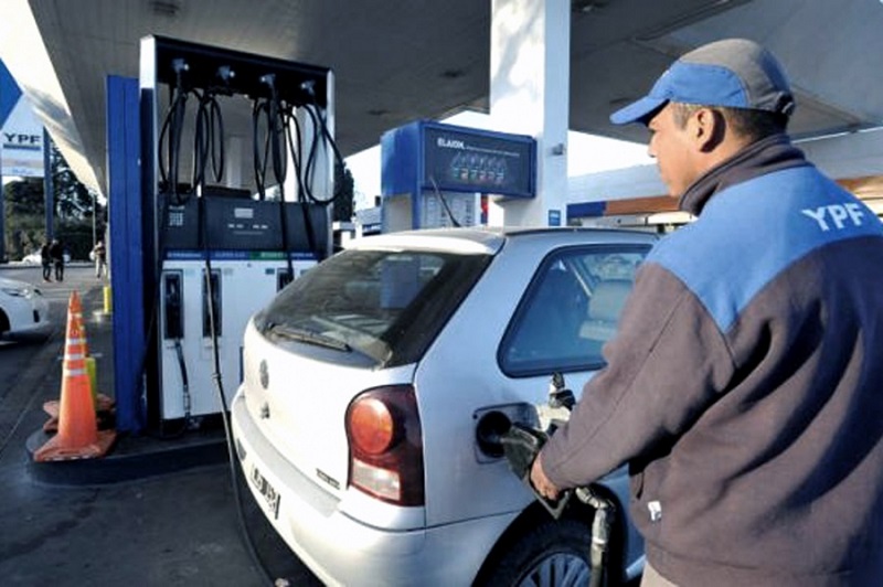 Por sexto mes consecutivo caen las ventas de combustibles 